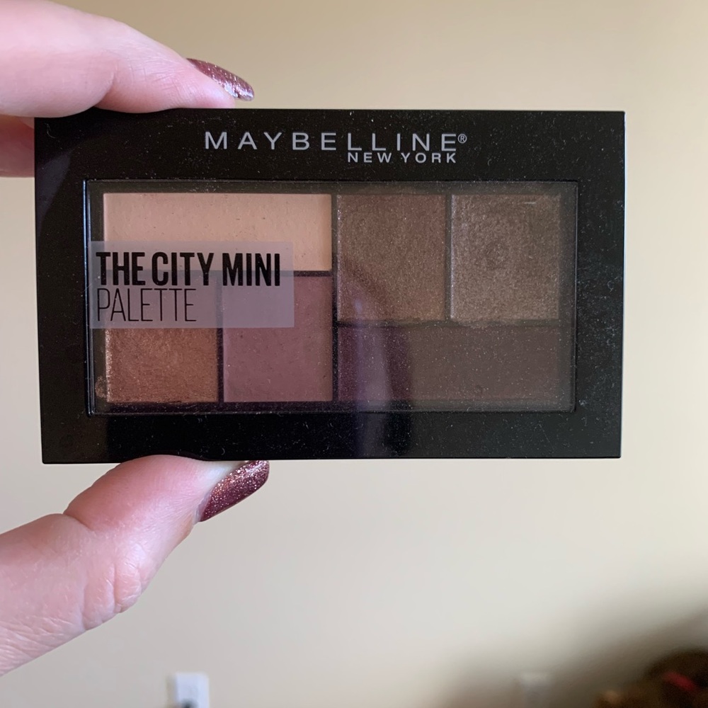 Makeup Bundle - Picture 8 of 12